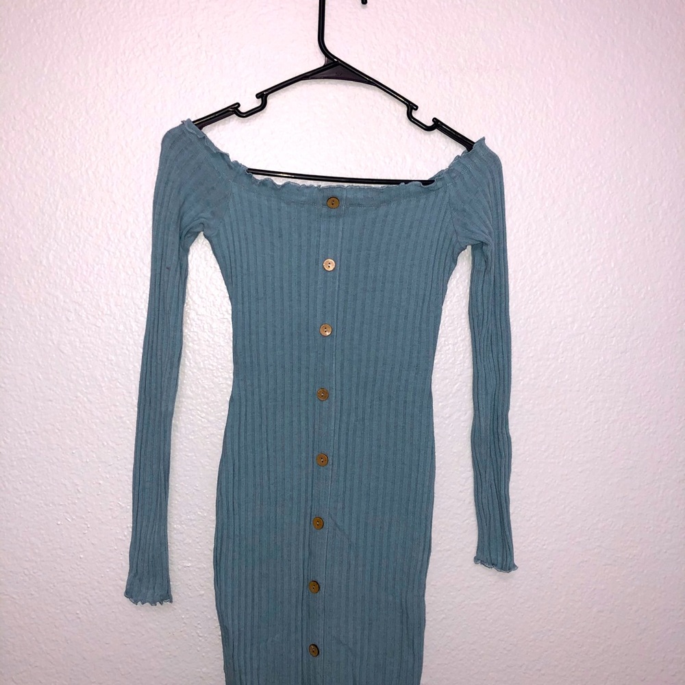 Off the shoulder bodycon dress
